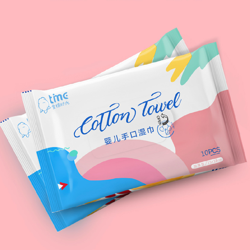 A large number of in stock 10-piece baby hand wipes small bag portable cleansing soft wipes factory one-piece delivery