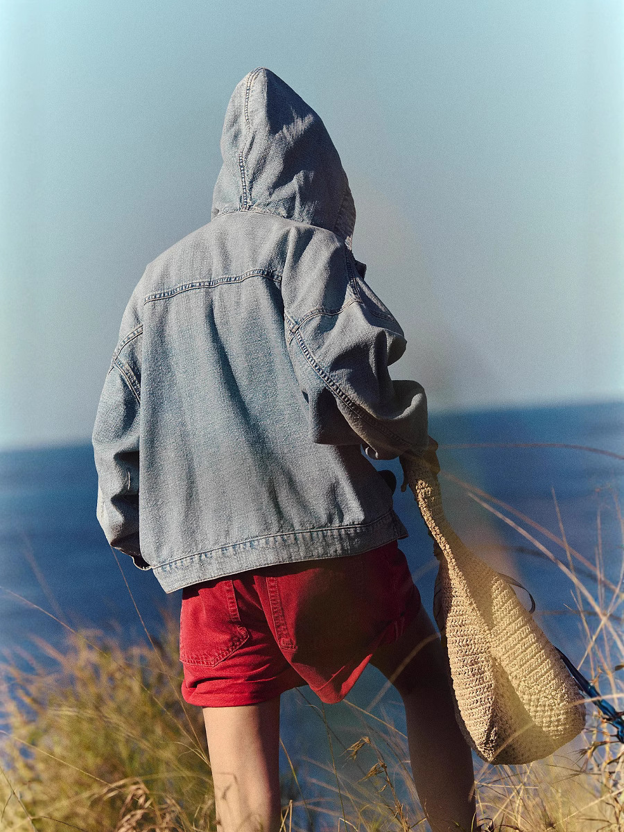 25 years Europe and the United States cross-border autumn new fashion loose casual wash hooded Denim long sleeve jacket 89140