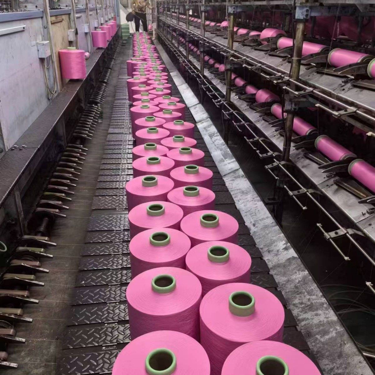 Прямые продажи с фабрики 100D-300D/36F цветного простого тканого полиэстера, низкоэластичная пряжа, DTY, большое количество в наличии, оптовая продажа