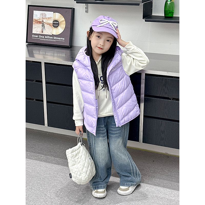 2024 New Snoopy Children's Down Hooded Vest Coat Ultra Light Fashionable Down Ware