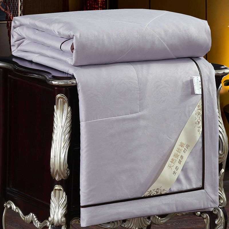 Silk quilt air conditioning quilt summer cool quilt gift quilt belt packaging summer quilt gift box company activities will sell logo