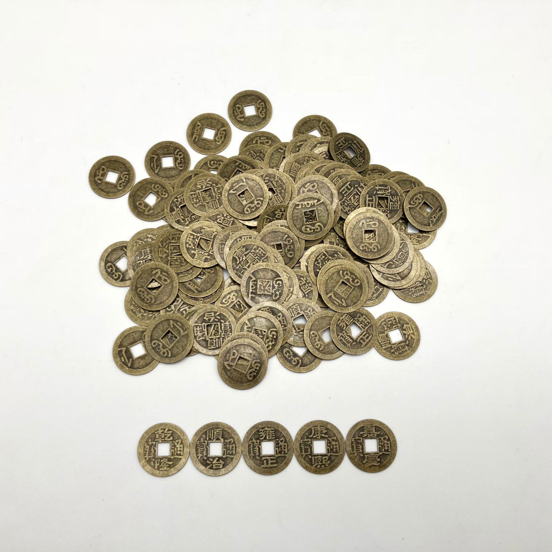 Manufacturer Wholesale 2.3cm Metal Retro Five Emperors Coins Six Emperors Coins Various Antique Brass Coins Kangxi Tongbao
