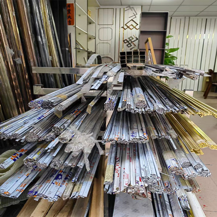 in stock 304 stainless steel titanium solid T-shaped strip folding stainless steel skirting line non-slip decorative ping