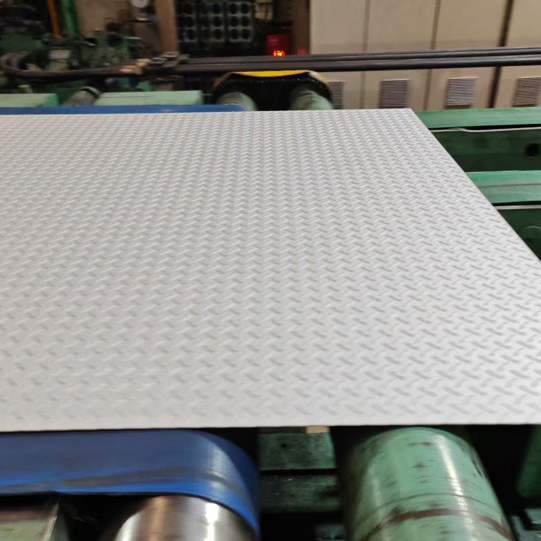Stainless Steel Patterned Sheet Roll, Galvanized Patterned Sheet Roll, Flat Sheet, Beautiful Shape, Wholesale, Wear-Resistant, Custom Processing Service