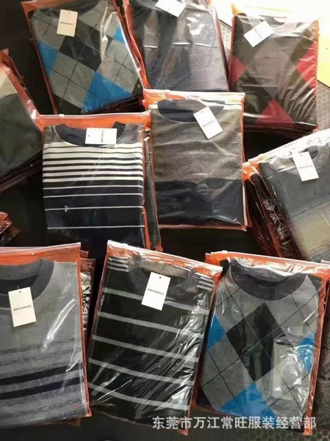 Manager recommend stall 1-5 yuan dad wholesale middle-aged sweater bottoming shirt 9.9 Pack 1688 stall clothing