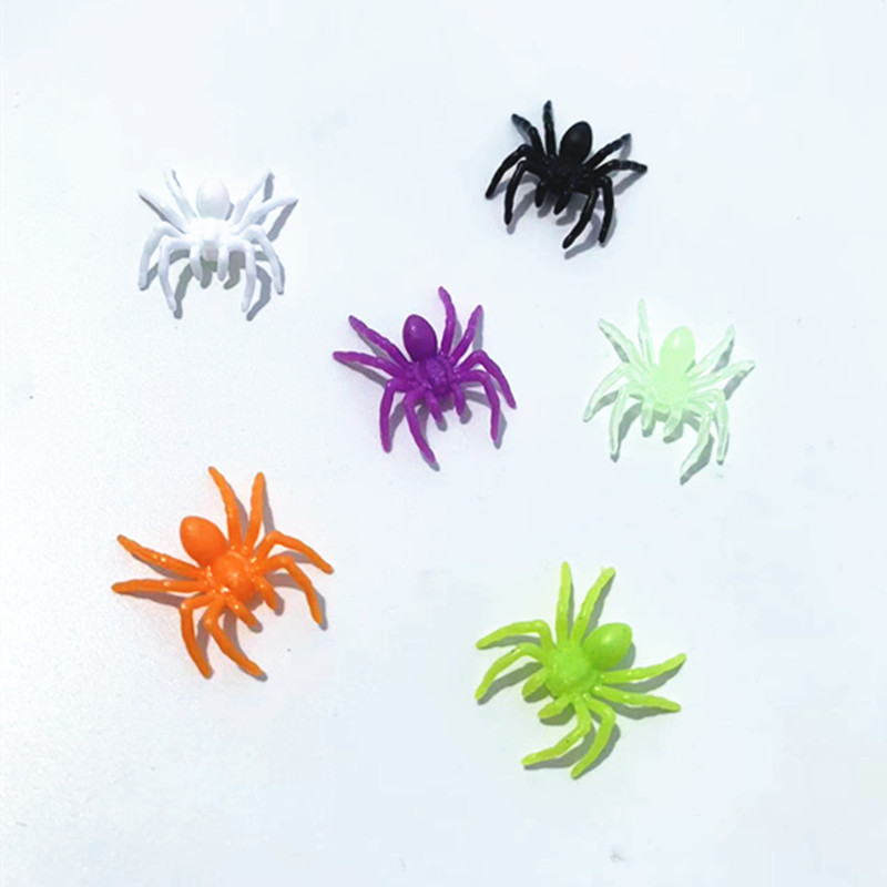 Small spider Halloween spider web decoration small accessories toy fake small spider plastic PE simulation black small spider