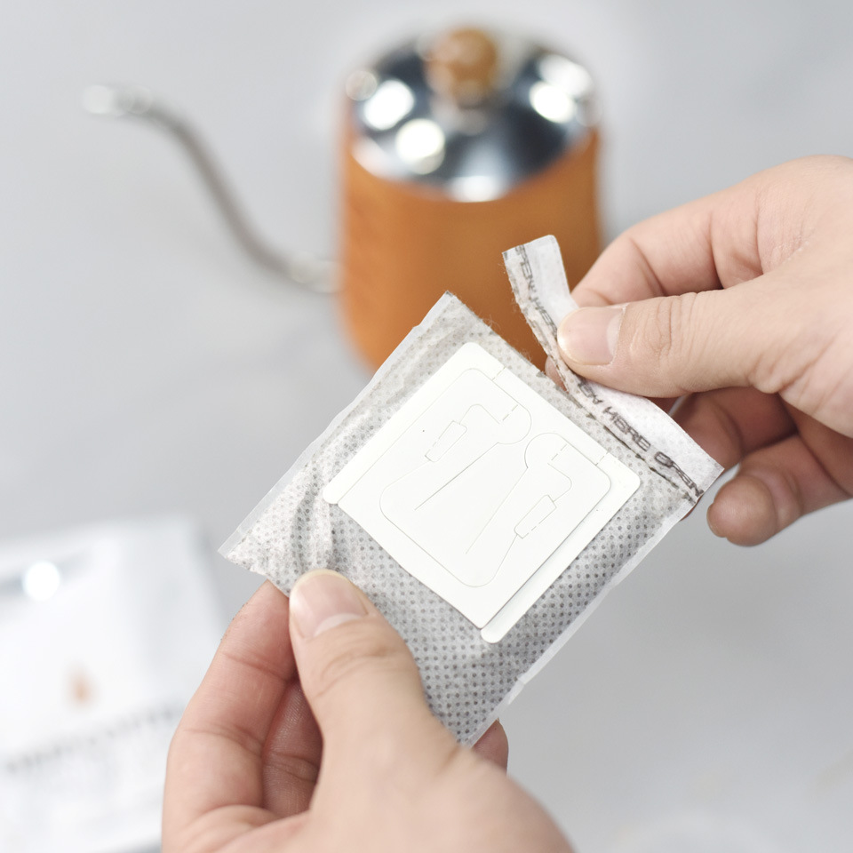 Source Factory American Fragrant Hanging Ear Coffee Freshly Ground Black Coffee Powder Drip Filter Hanging Ear Coffee Wholesale in Stock