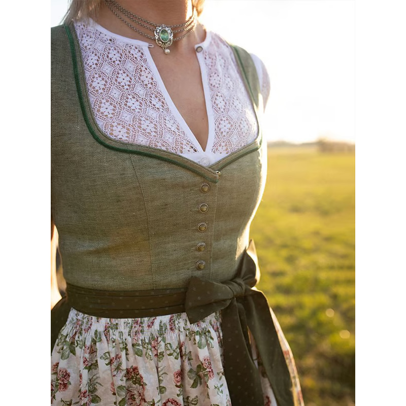 Популярный немецкий костюм для Октоберфеста 2025 на независимом сайте Amazon