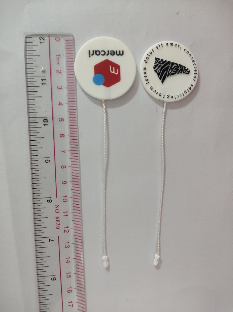 Кроссовки с шнурком для подвешивания