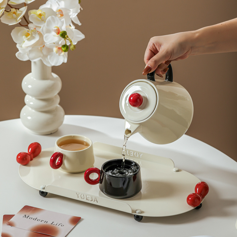 Modern housewife with creative cute high-value water suit household hospitality ceramic teapot teacup
