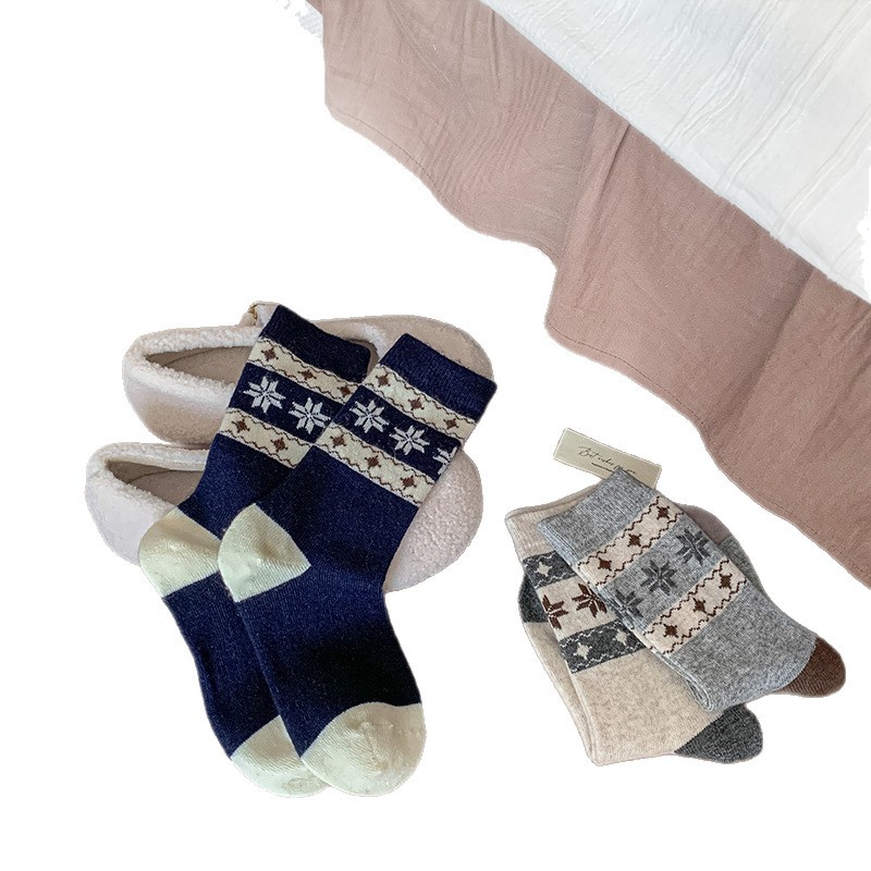 2025 Autumn/Winter New High-End Fair Isle Star Women's Mid-Calf Wool Socks, Warm and Thickened Slouch Socks