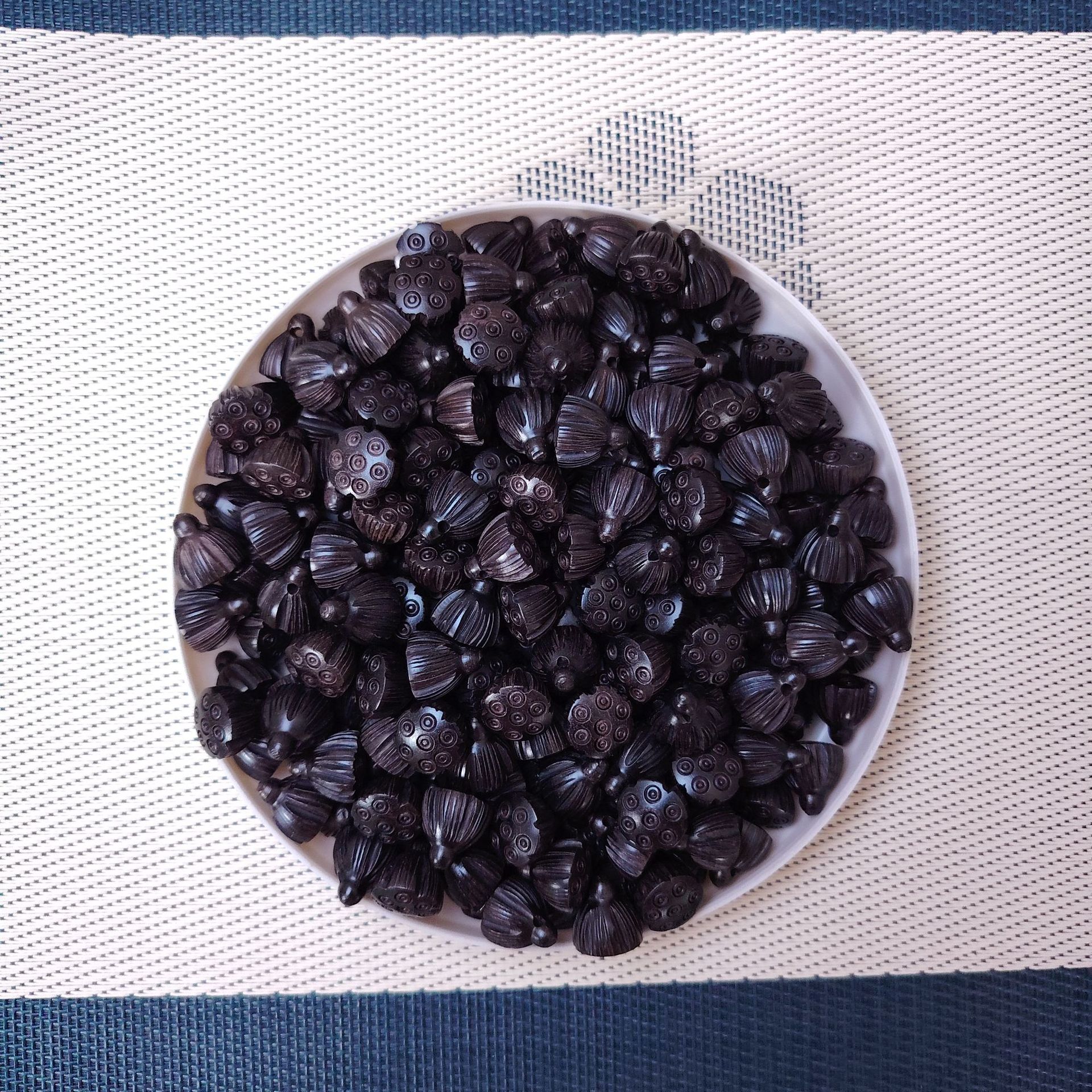 Factory Direct Supply of Wood Carving Crafts, Small Lotus Pendant Diy, Wholesale Accessories, Peach Wood Root Carving