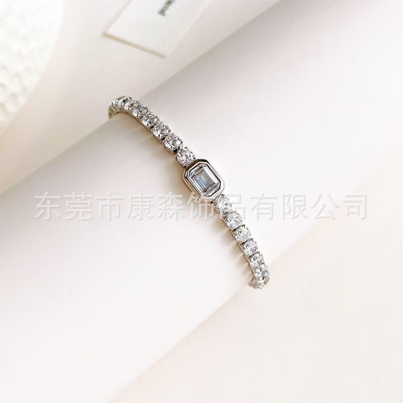 New Fashionable and Simple Jewelry with Diamonds, Korean Style Bracelet, Versatile Style, Women's Full Diamond Square Bracelet, Cross-Mirror