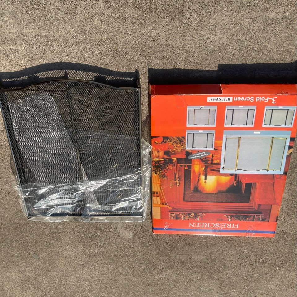 European Iron Foldableing Vertical Fireplace Cover Screen Anti-Scalding Isolation Net Metal Fireplace Guardrail Partition Retro