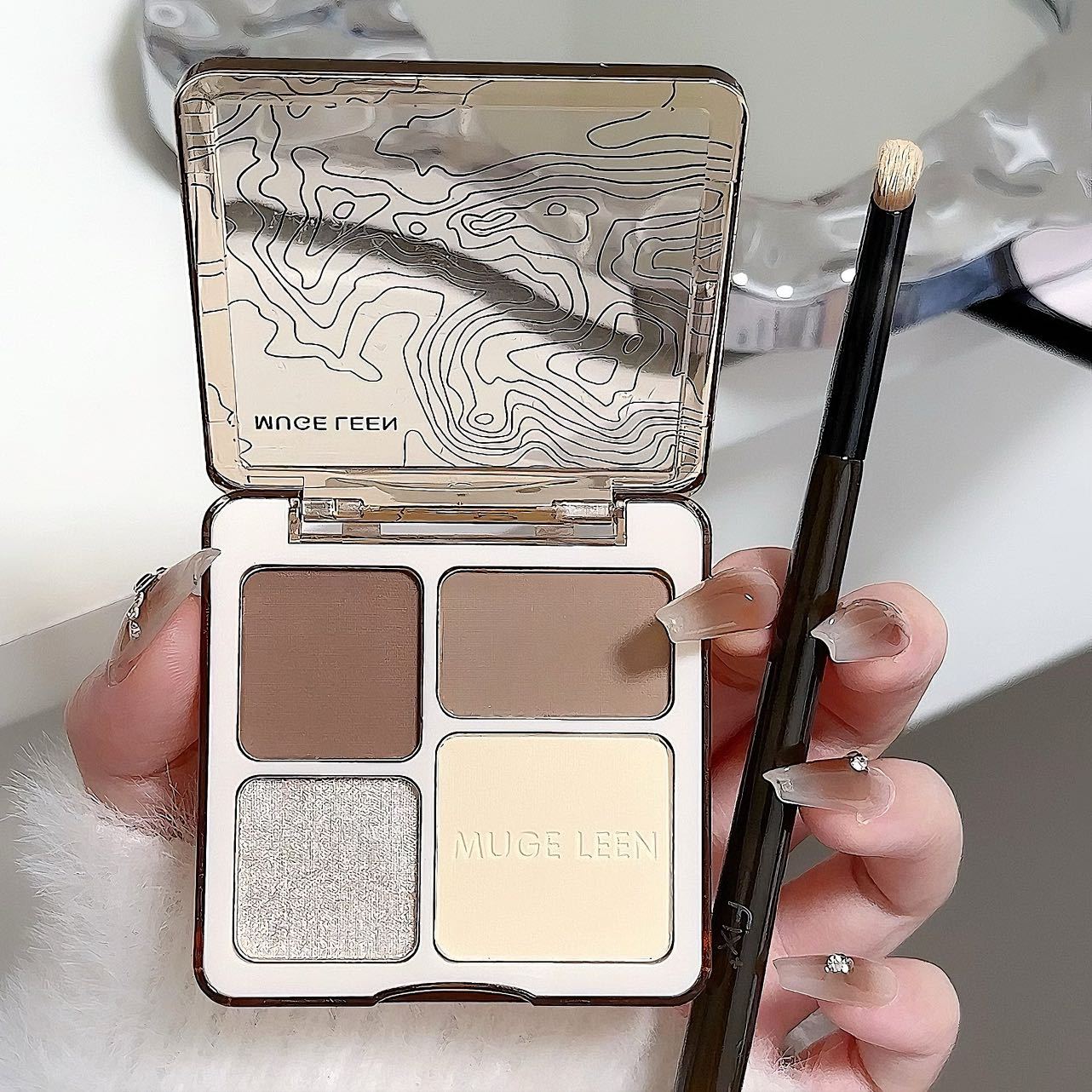 Mugeleen New Four-Color Contour Palette Highlighter—All-In-One Palette Matte Brightening Glitter Powder Three-Dimensional Palette for Contouring