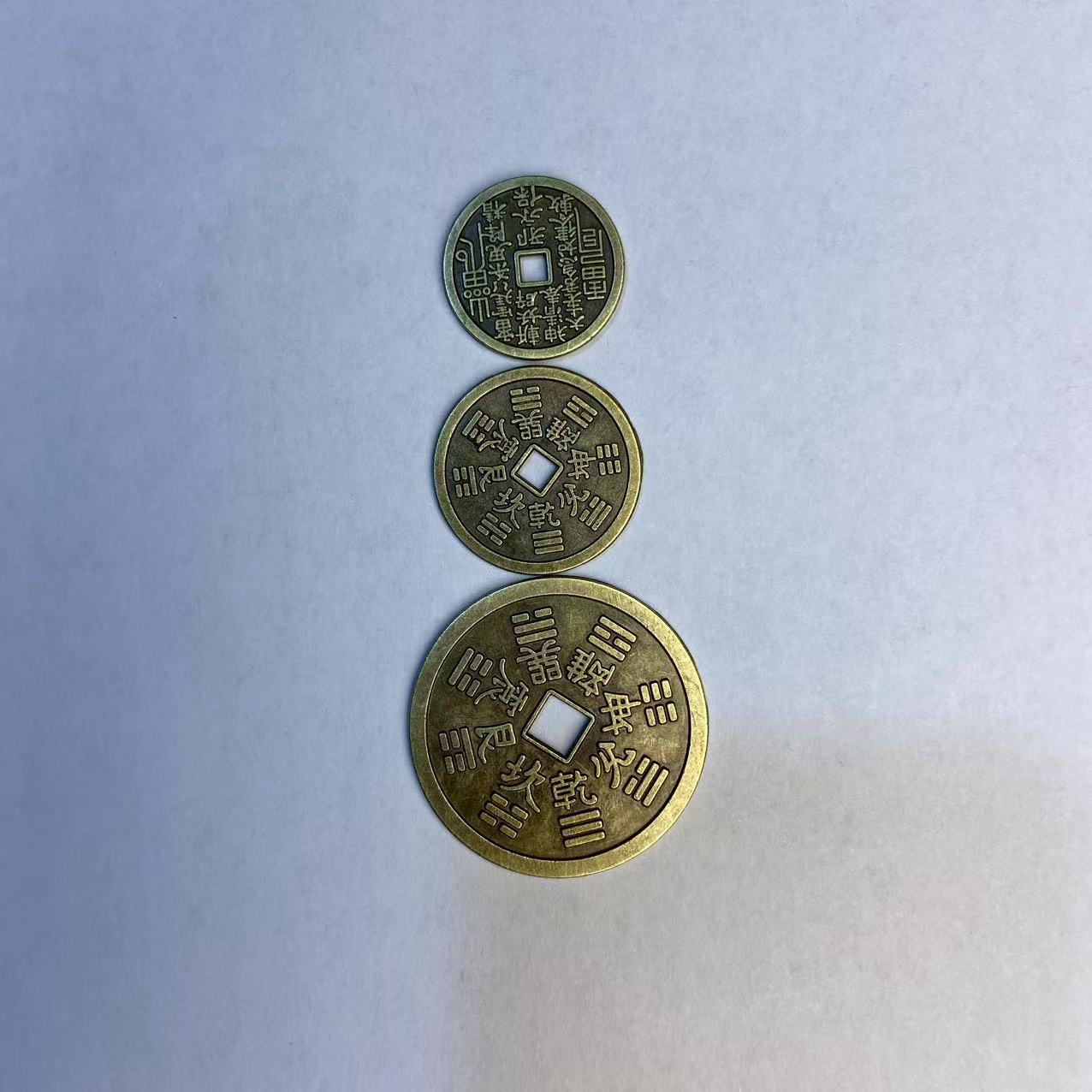 Ancient Coin Mountain Spirit Money Mountain Spirit Thunder God Bagua花钱 Vintage Square Hole Red Mountain Spirit花钱 Pendant Crafts Street Stall