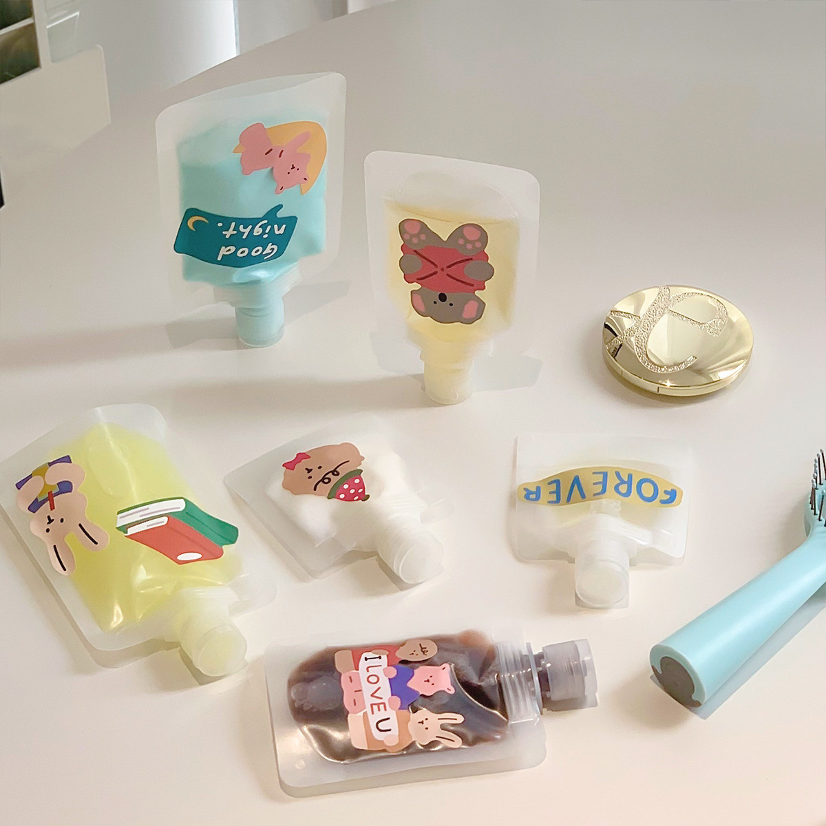 Spot 30ml 50ml 100ml Liquid Flip Cover Self-Standing Nozzle Bag Portable Travel Lotion Refill Bag