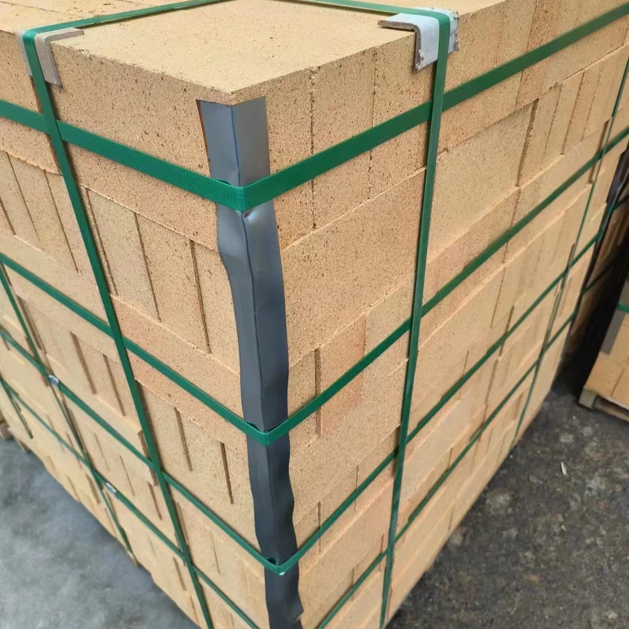 Refractory Material Clay Refractory Brick High Temperature Kiln Insulation Brick High Aluminum Wear-Resistant Factory Refractory Brick Flow Steel Brick