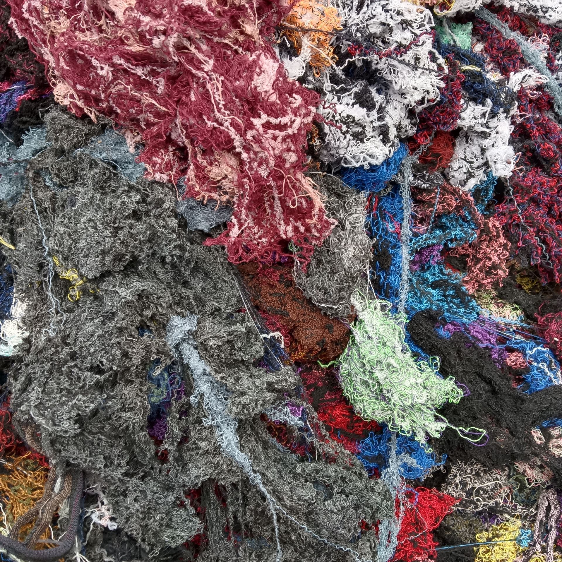 Manufacturer Customized Variegated Cotton Yarn Industrial Wiping Yarn Waste Cloth Return Silk Cotton Yarn Absorbs Water and Oil and Does Not Shed Lint Industrial Cotton Yarn