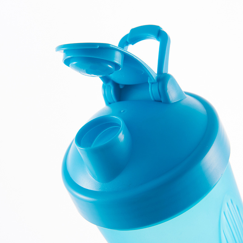 Outdoor fitness exercise plastic shake Cup male milkshake mixing cup milkshake mixing cup portable customizable LOGO wholesale