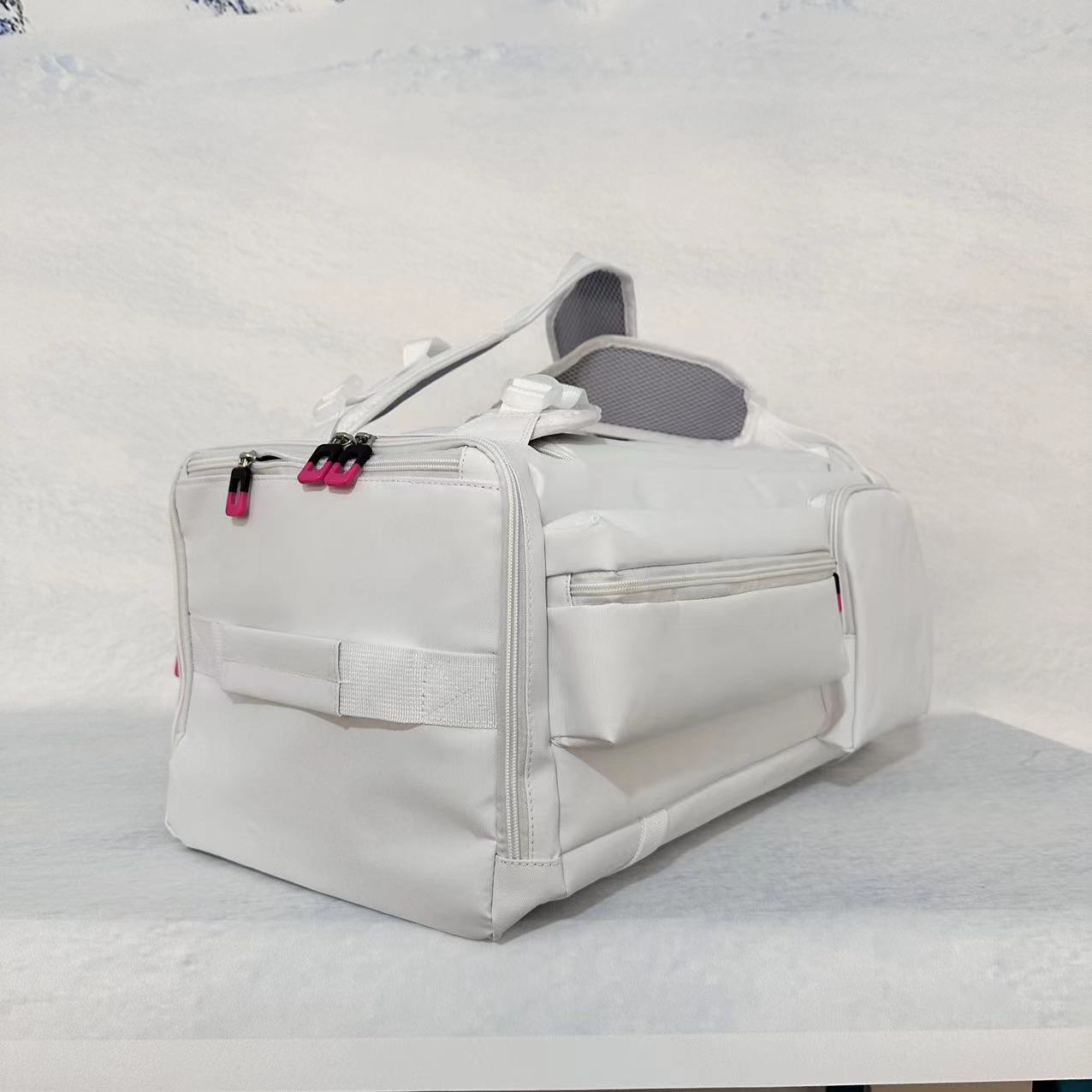 Shoulder Can Be Hung on the Board, Backpack, Large-Capacity Ski Bag, Waterproof Skateboard Bag, Divided into Compartment Ski Bag with Logo Printing