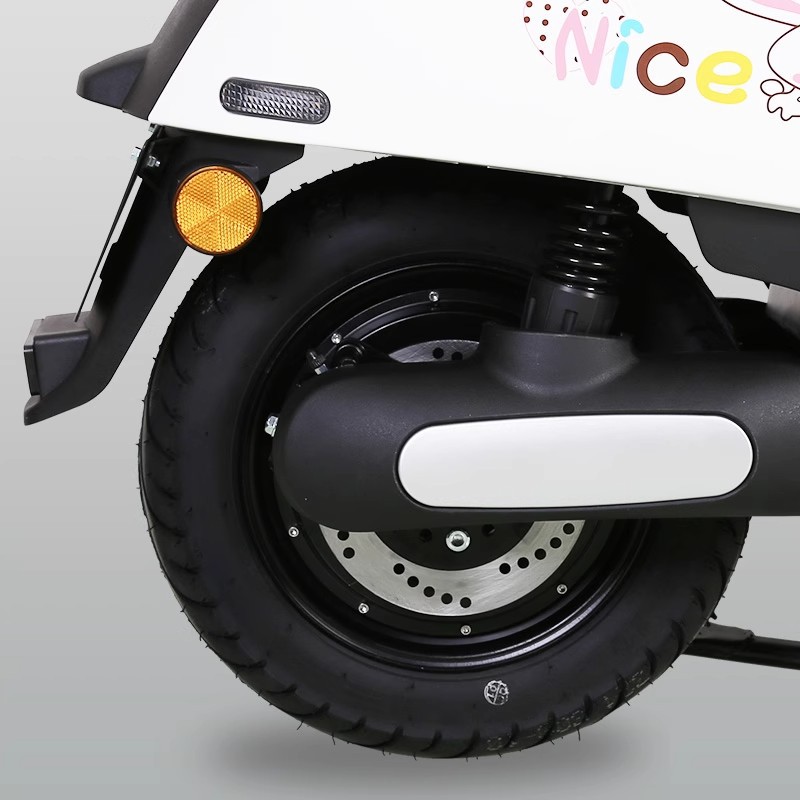 Comfortable and Popular Electric Scooter for Women, Small Electric Bike 60V 48V Electric Motorcycle for Commuting, Can Be Registered as a Small Sheep