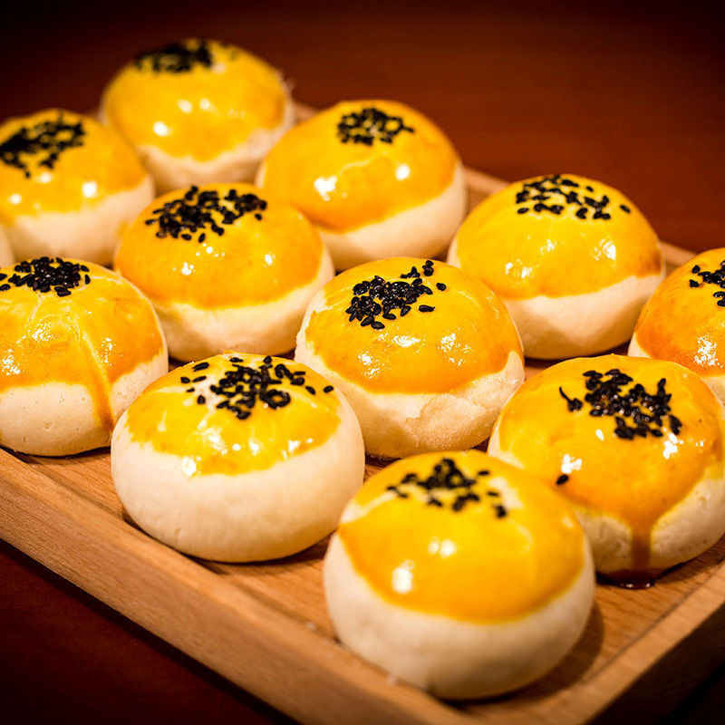 Egg yolk crisp snow Meiniang leisure food breakfast pastry Internet Celebrity Snack egg yolk purple sweet potato Chinese pastry heart wholesale
