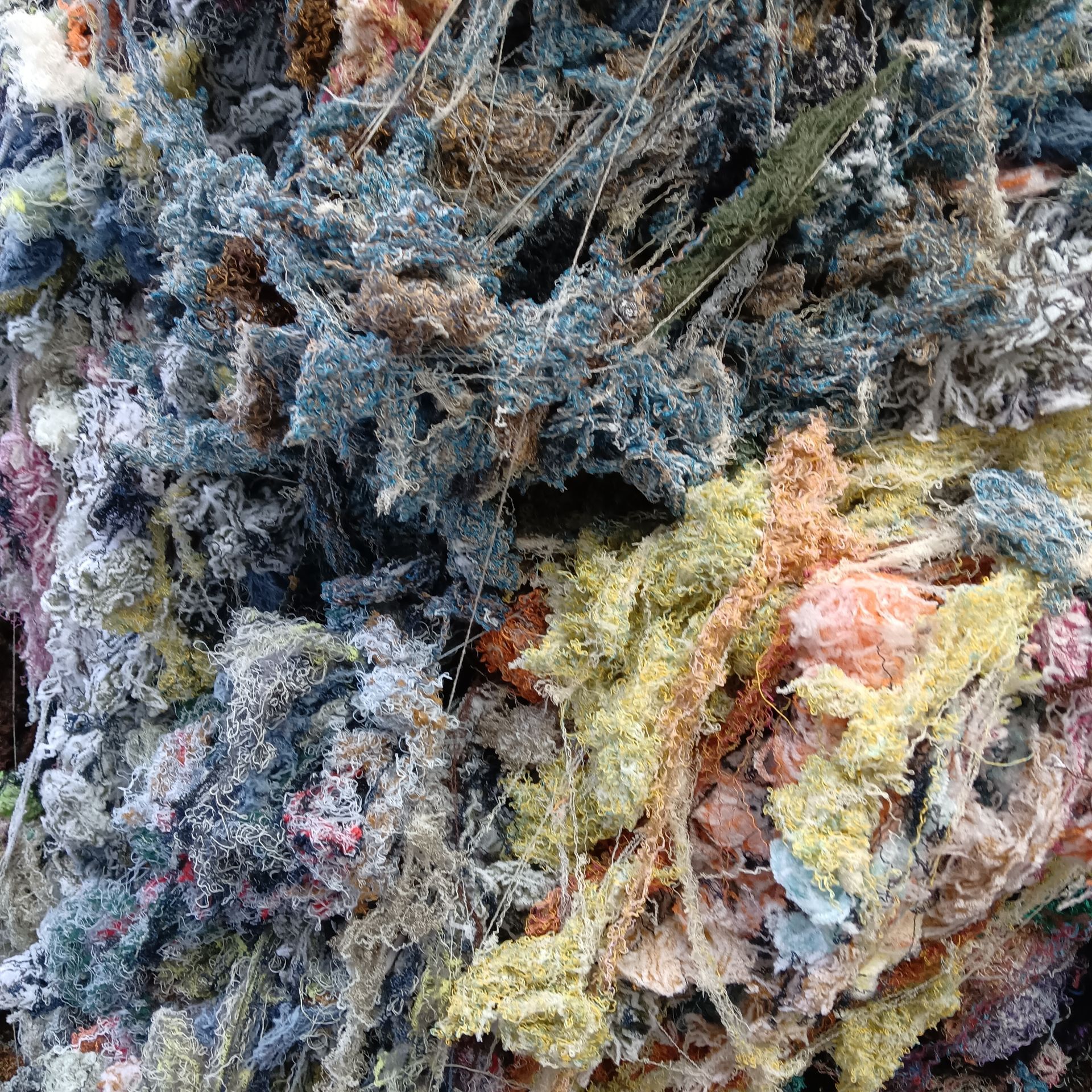 Manufacturer Customized Variegated Cotton Yarn Industrial Wiping Yarn Waste Cloth Return Silk Cotton Yarn Absorbs Water and Oil and Does Not Shed Lint Industrial Cotton Yarn