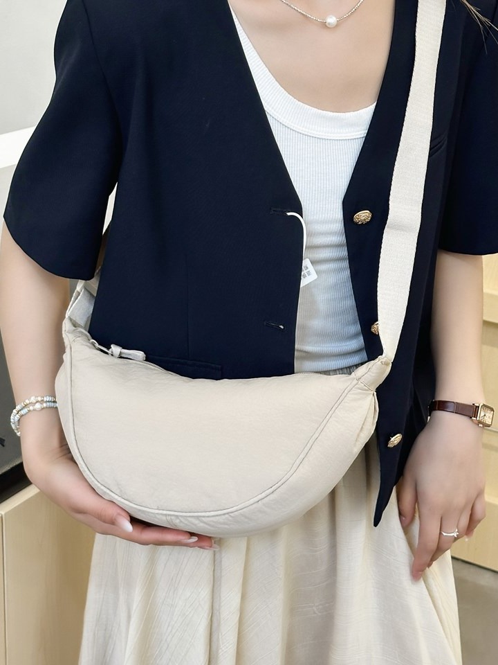 Shoulder Bag Japanese Style Bag Autum Women's 2025 New Crossbody Bag Versatile Armpit Bag Crescent Bag Fashionable Dumpling Bag