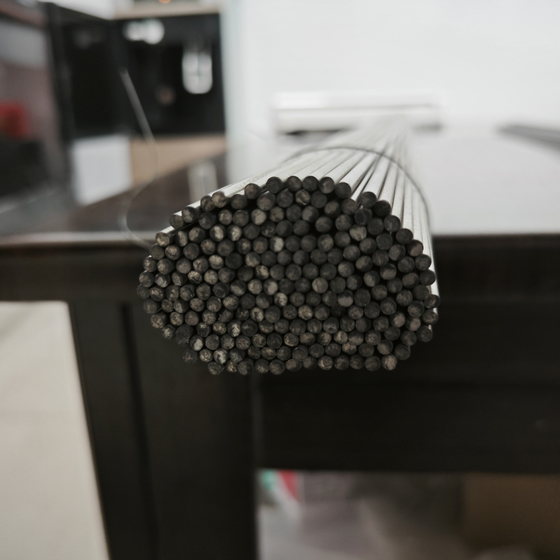 Crystallized Hafnium Rod, Iodinated Hafnium Crystal Rod, Stable Supply, Reliable Quality, Large Quantity in Stock