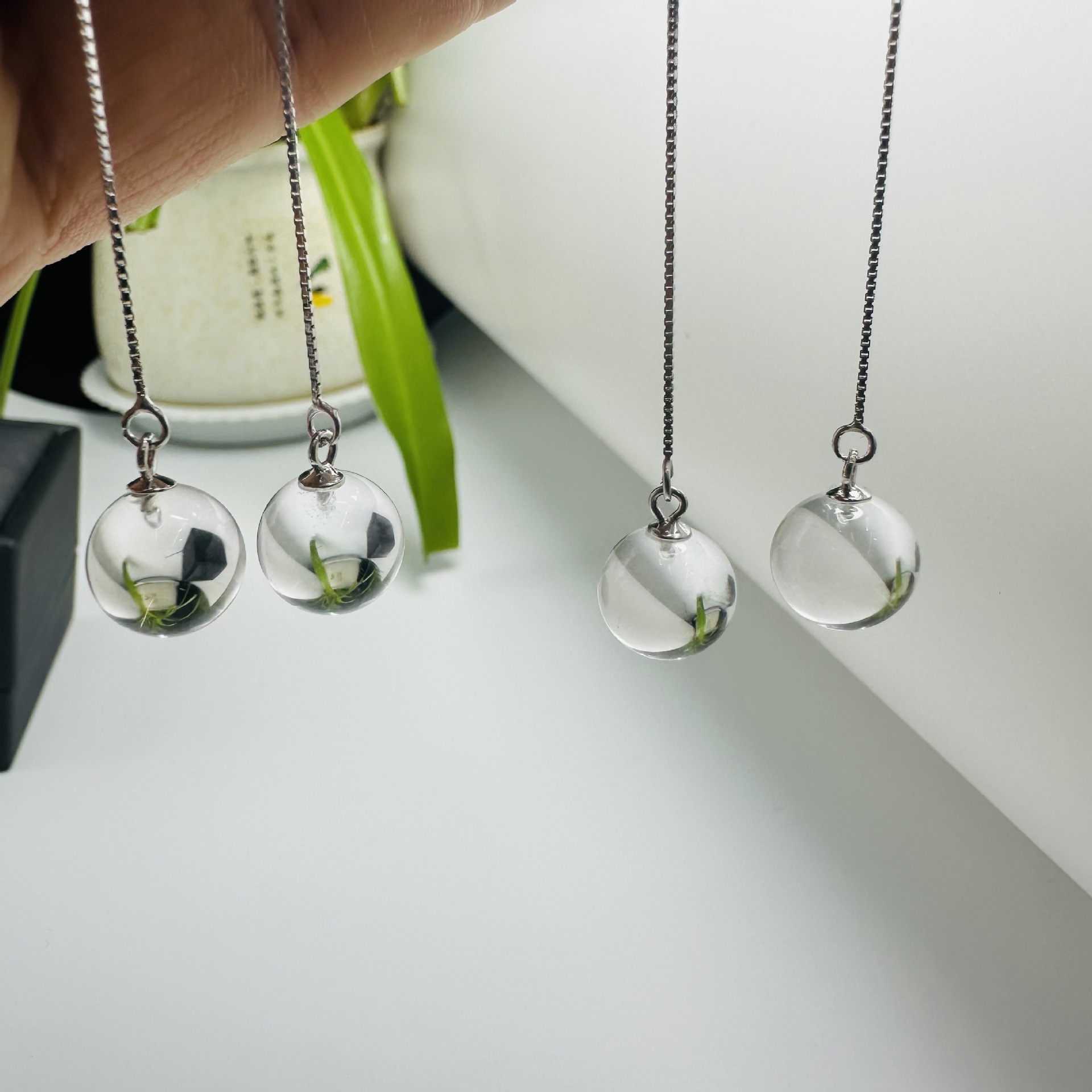 Natural White Crystal Round Bead Earrings, Bare Bead Specifications: about 8mm