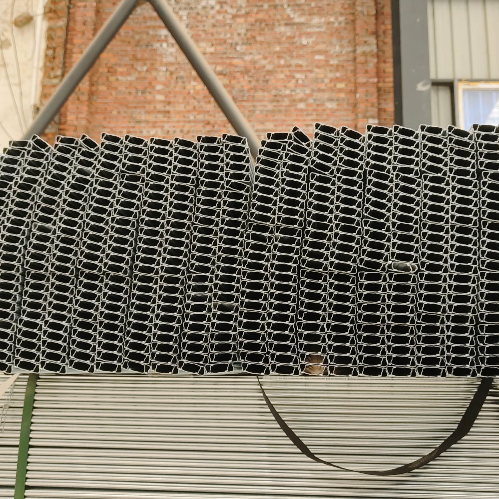 Greenhouse Galvanized Snap Spring Accessories Hot-Dip Galvanized Steel Pipe Greenhouse Laminating Trough Holder Wholesale Can Be Customized