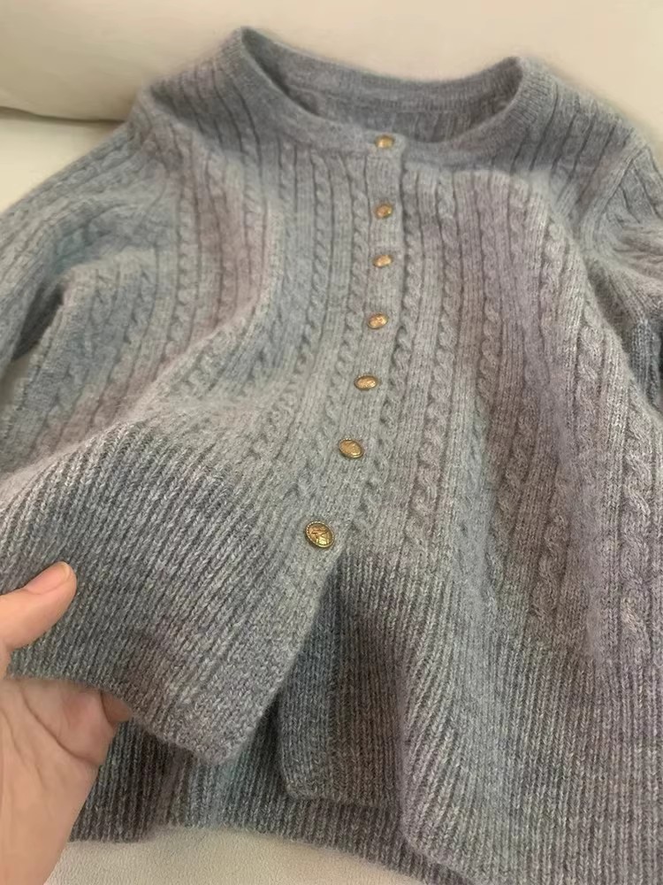 Европейский тяжелый простой закрученный нишевый вязаный кардиган женский осень и зима универсальный ленивый мягкий восковый свитер с золотой кнопкой