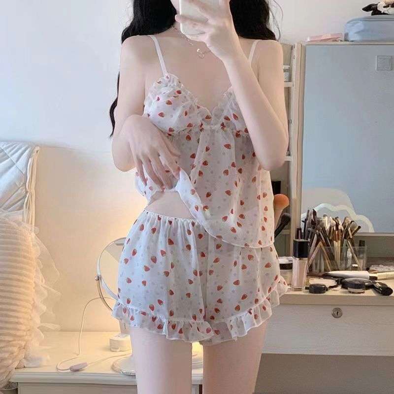 Pure Lust Style Strawberry V Neck Shorts Two-Piece Set Summer 2025 New Sweet and Cute Women