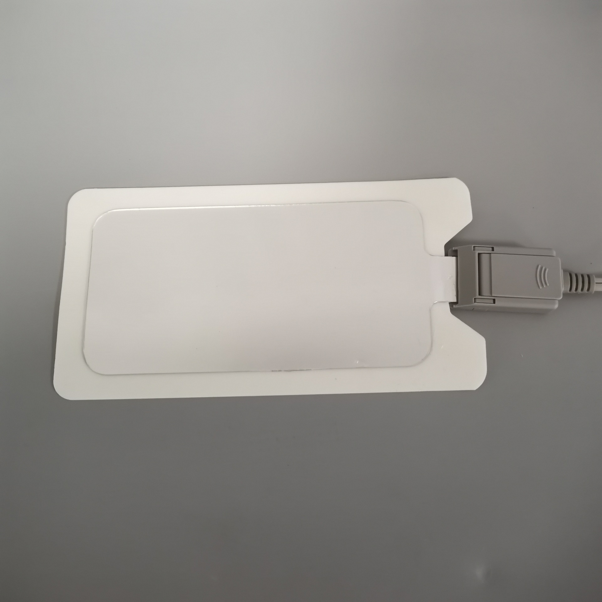 Униполярное устройство с клеевым отрицательным электродом, радиочастотная красота