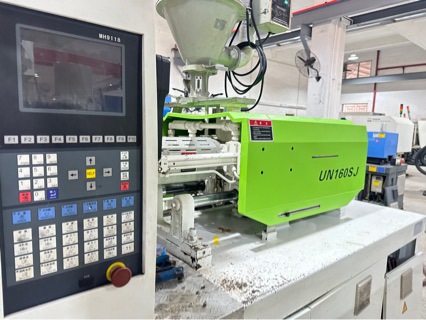 Shenzhen Second-Hand Yizhimi Injection Molding Machine Un120Sj Variable Pump 90% New Small Horizontal Injection Molding Machine