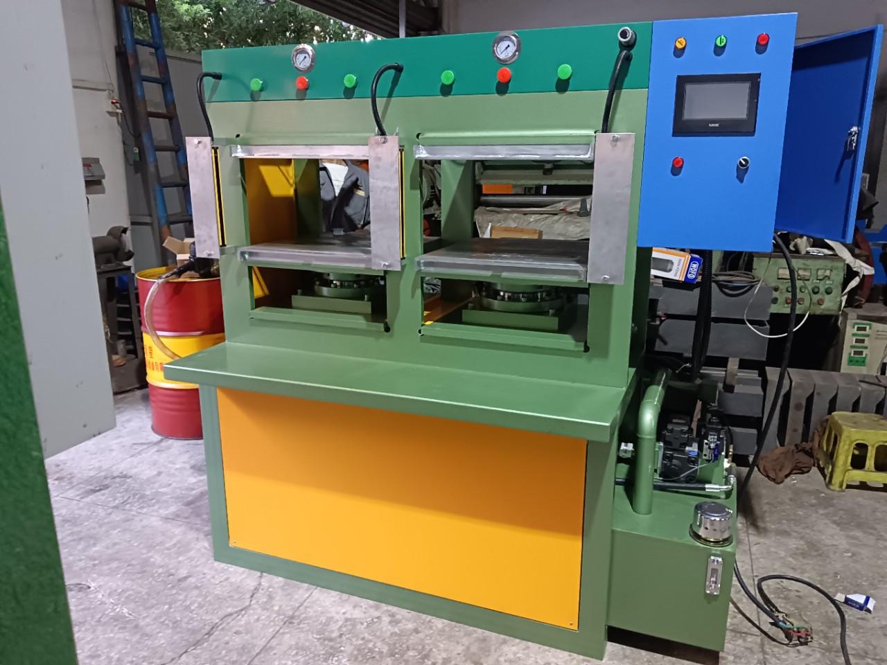 Машина для холодного прессования стелек, специальное лабораторное оборудование