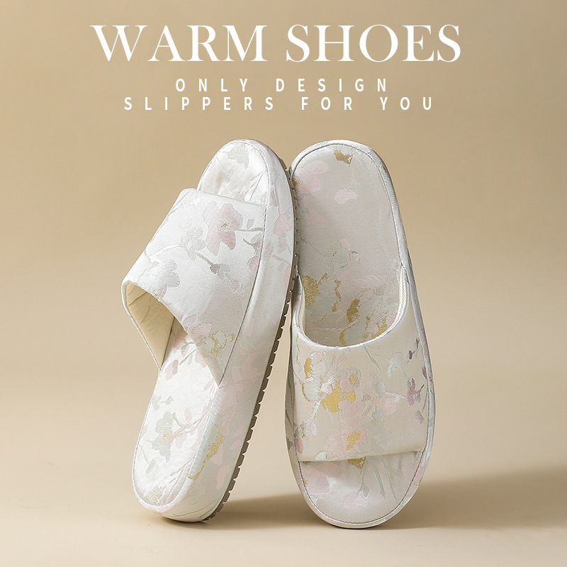 Slippers Women's 2025 Spring and Summer New Indoor Thick-soled Pot-soled Shoes Non-slip Breathable Home Sandals Women's Outer Wear National Style