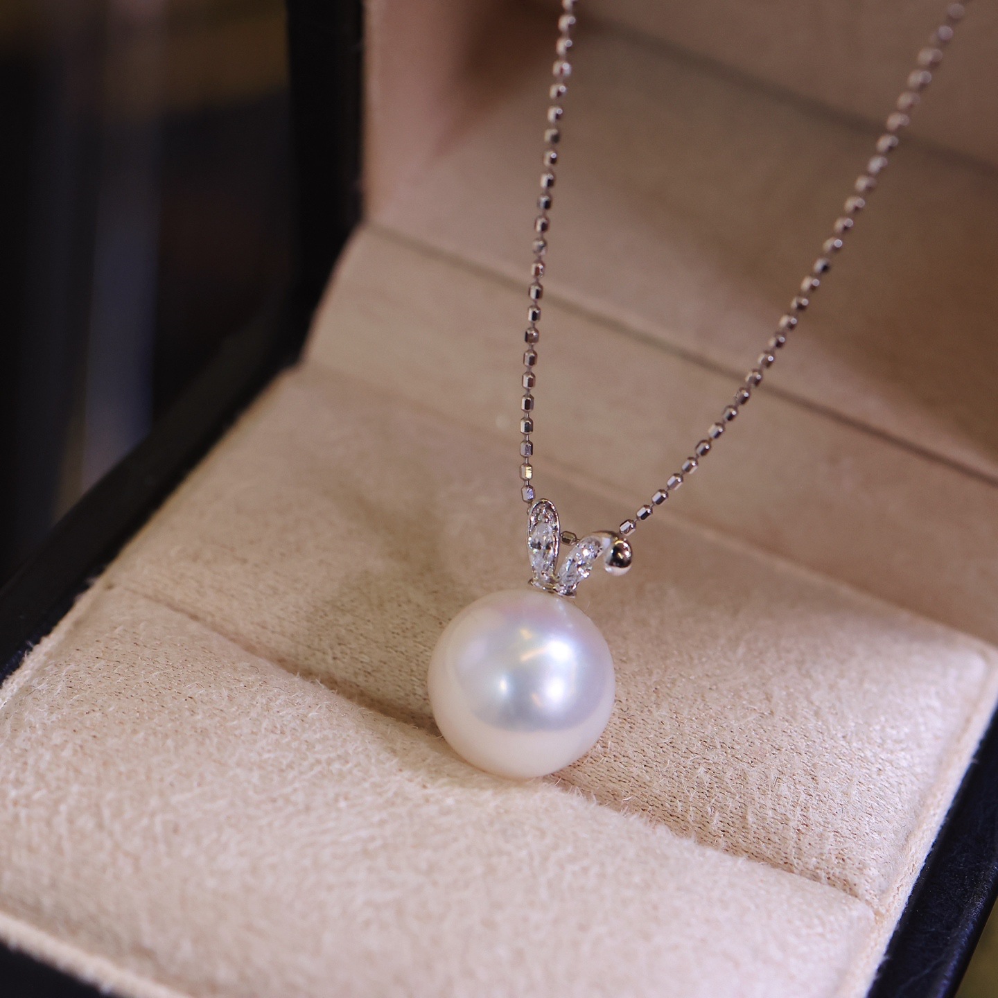 Platinum Pt900 Accessories Rabbit Ear Design Pendant White Zircon Inlaid with 9-10mm Pearls Without Beads