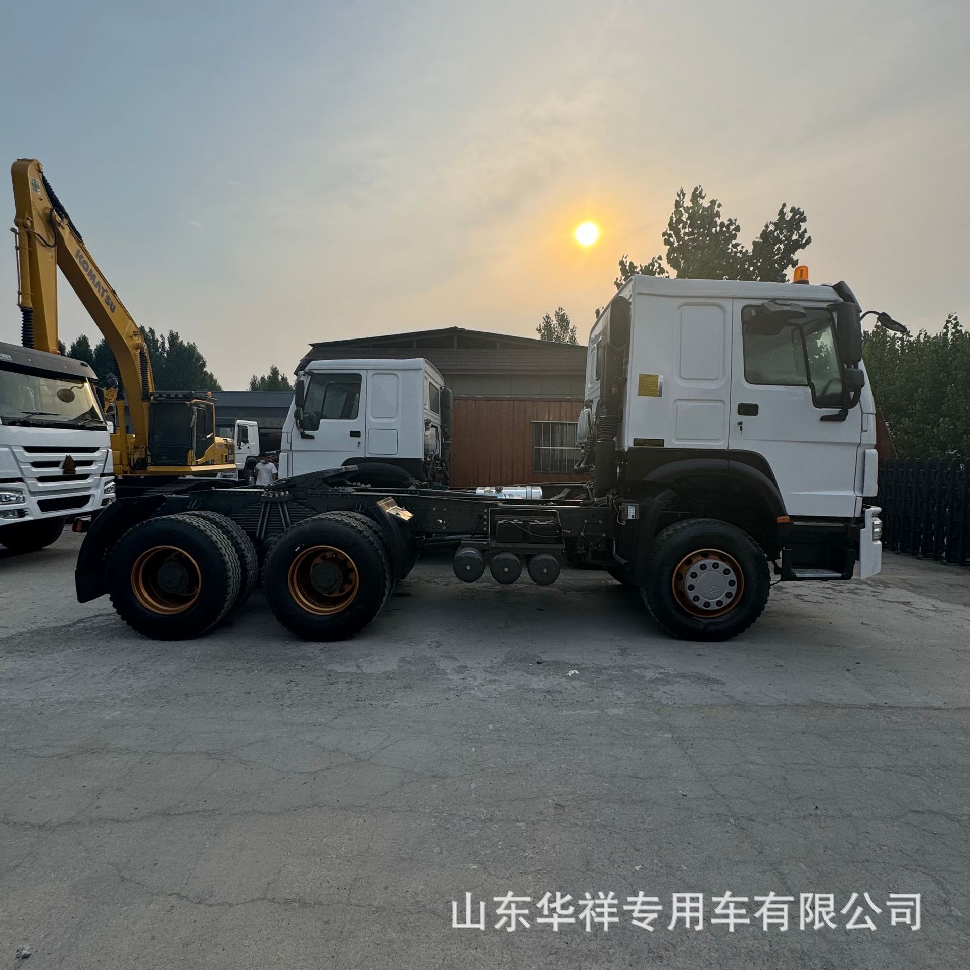 Export Howo Tractor Head 375 Horsepower Tractor Trailer Head Rear Eight-Wheel Freight Truck Head for Sale