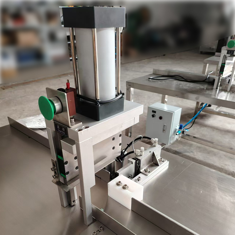 Guangzhou in stock soap semi-automatic soap cutting machine soap bar cutting machine small handmade soap production machinery and equipment manufacturers