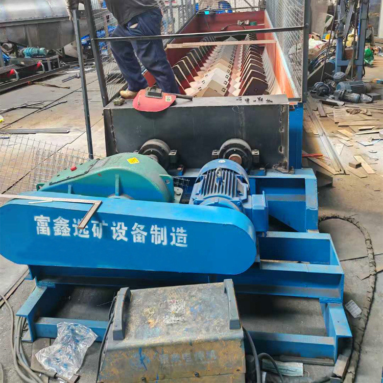 Spiral Water Washing Sand Washing Machine Groove-Type Mineral Washing Machine Ore Scrubbing Dragon Sand Washing Machine Sandstone Stone Washing Machine Accessories River Sand