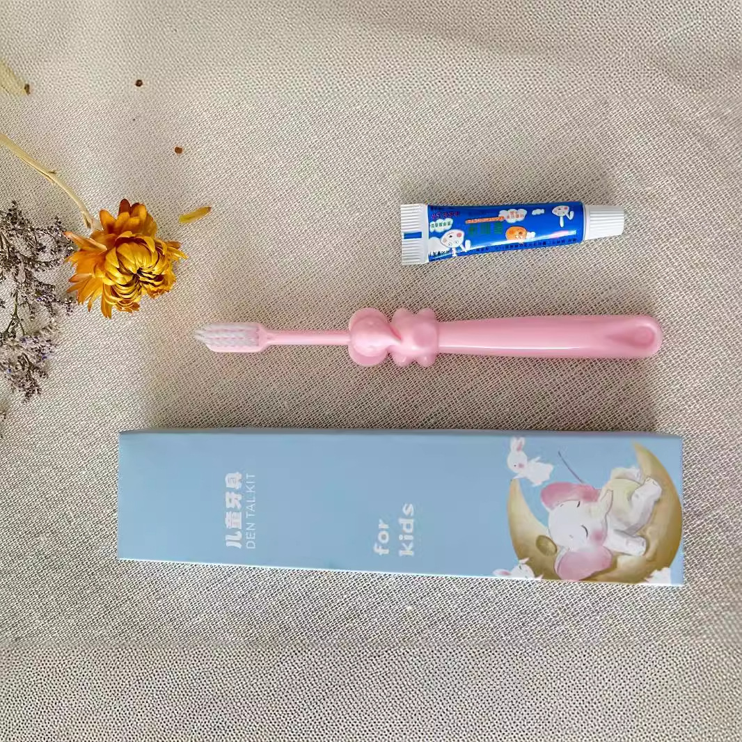 New Children's Small Elephant Toothbrush Disposable Toiletries Set for Hotels, Guesthouses, and Travel, Cartoon Mini Portable