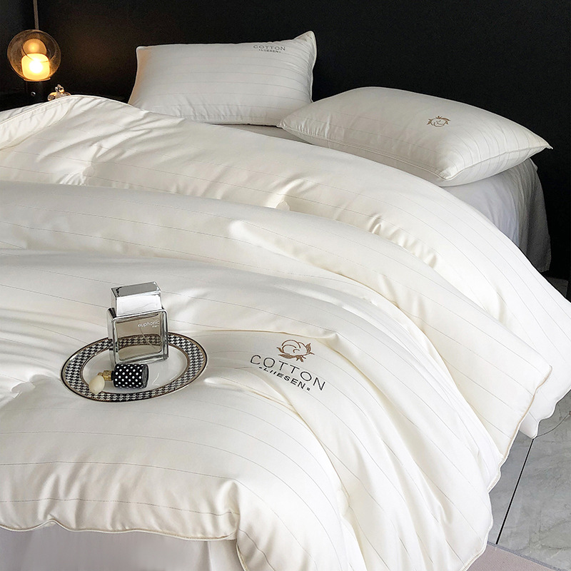 High-end class A pure cotton cotton quilt core light luxury lines warm winter quilt single double thickened spring and autumn quilt air conditioning quilt
