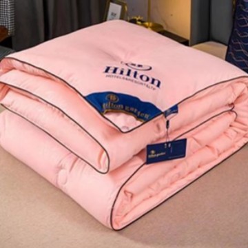 Hilton hotel silk quilt summer quilt gift quilt gift box air conditioning quilt spring and autumn quilt four seasons quilt core wholesale