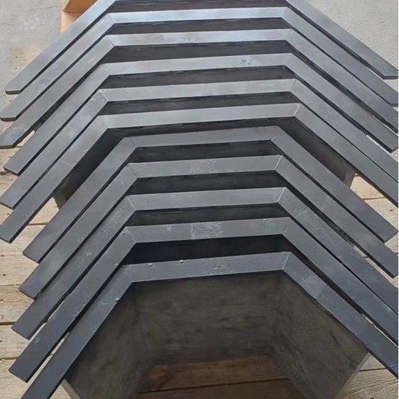 Factory direct crucible furnace aluminum slag plate arc straight plate slag plate thick durable die-casting consumables wholesale