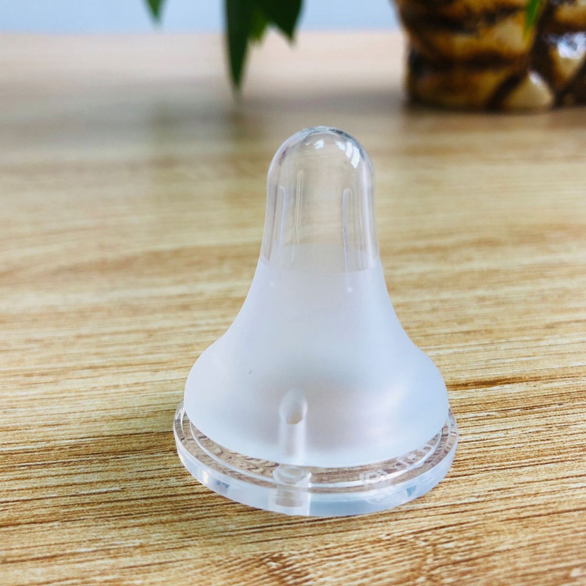 Factory direct standard caliber frosted pacifier breast milk real feeling full silicone pacifier