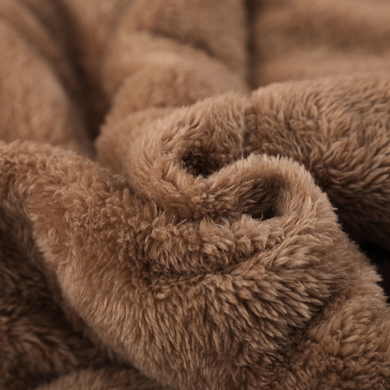 Thickened folding pillow quilt dual-purpose winter coral fleece blanket nap office car pillow quilt wholesale