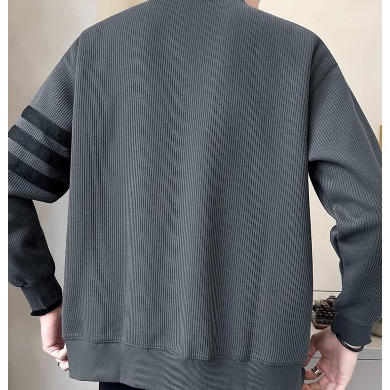 Men's Knitted Cardigan Jacket Is Privately Customized with Drawings and Samples