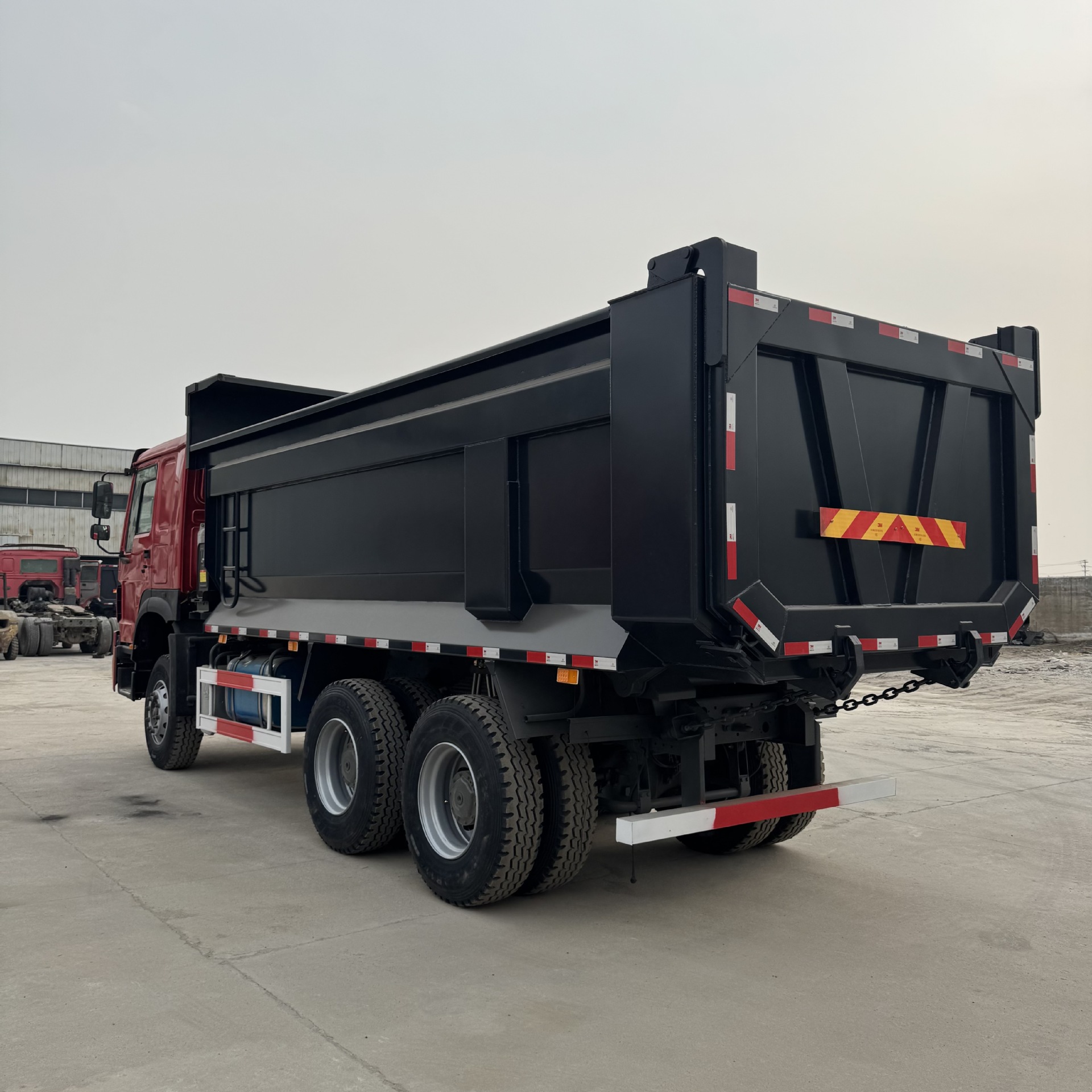 Export Africa Sinotruk Howo Rear Eight-Wheel Dump Truck National Three 371 Horsepower Haowo Dump Truck Heavy-Duty Truck